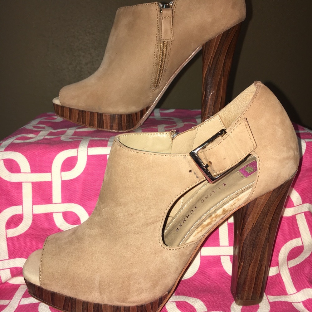 Shoes - Picture 2 of 4